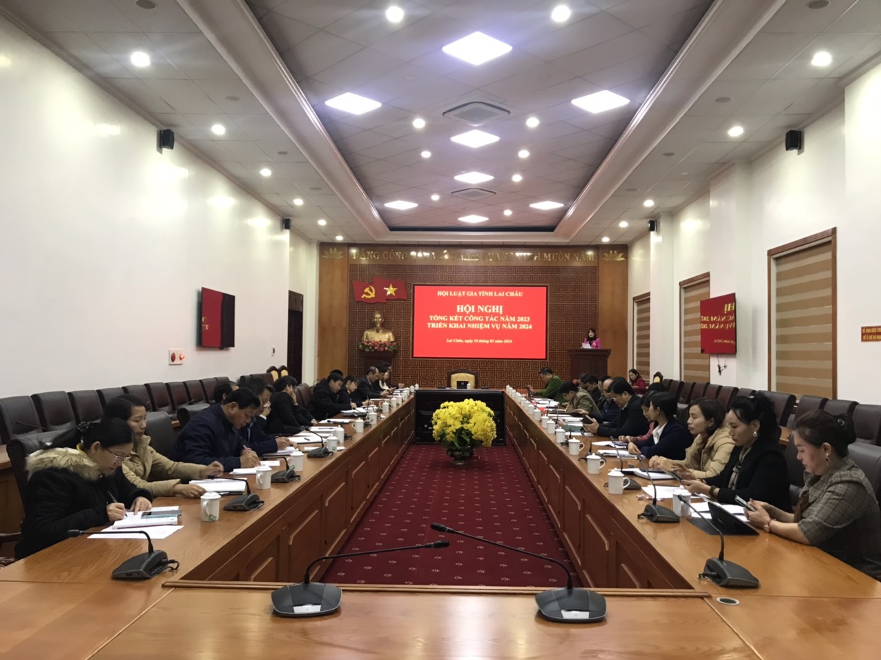 Đ/c: Tô Thị Hồng Lê – Chủ tịch Hội Luật gia tỉnh khai mạc Hội nghị