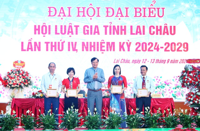 hoi luat gia tinh lai chau 7 1726200439043969726376