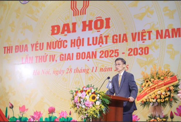 Đồng chí Nguyễn Khánh Ngọc Bí thư Đảng ủy, Chủ tịch Hội Luật gia Việt Nam phát biểu khai mạc