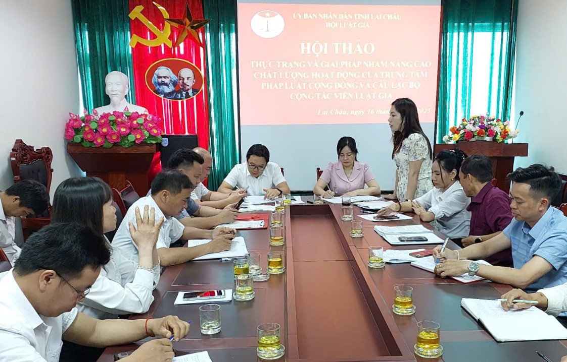Đại biểu phát biểu tại Hội thảo 1